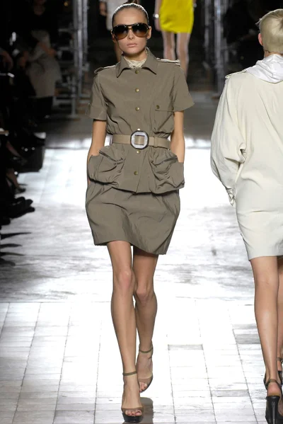Look 13